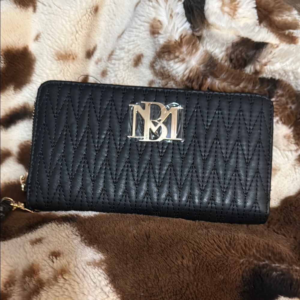 Badgley Mischka Black Textured Wallet with Gold Accent